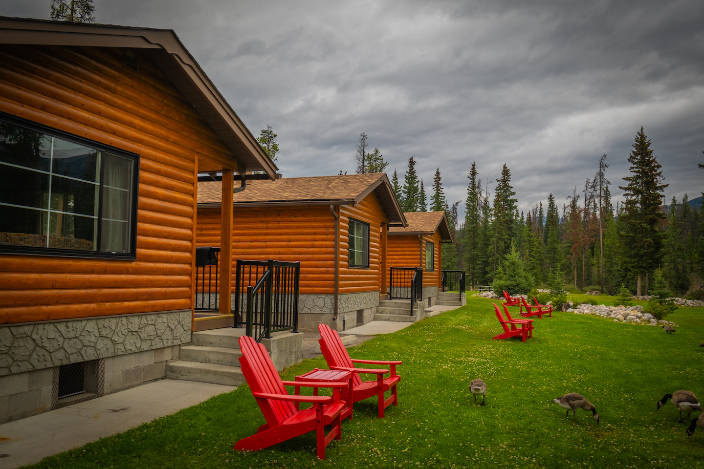 alpine village Resort - Jasper Cabin Rentals - Icefields Parkway Hotels