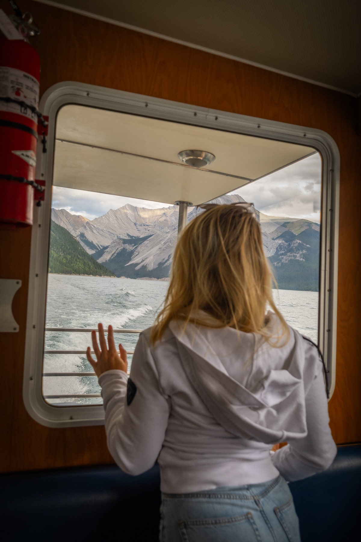 natasha on lake minnewanka