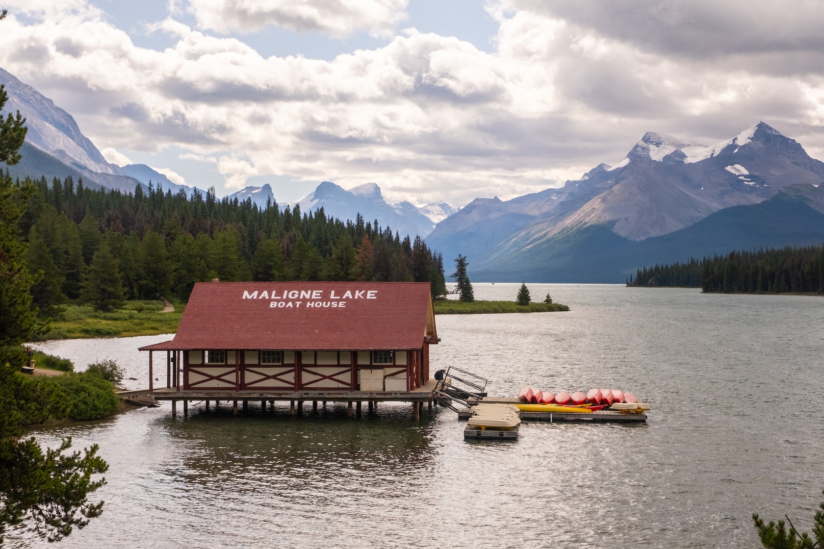 maligne lake