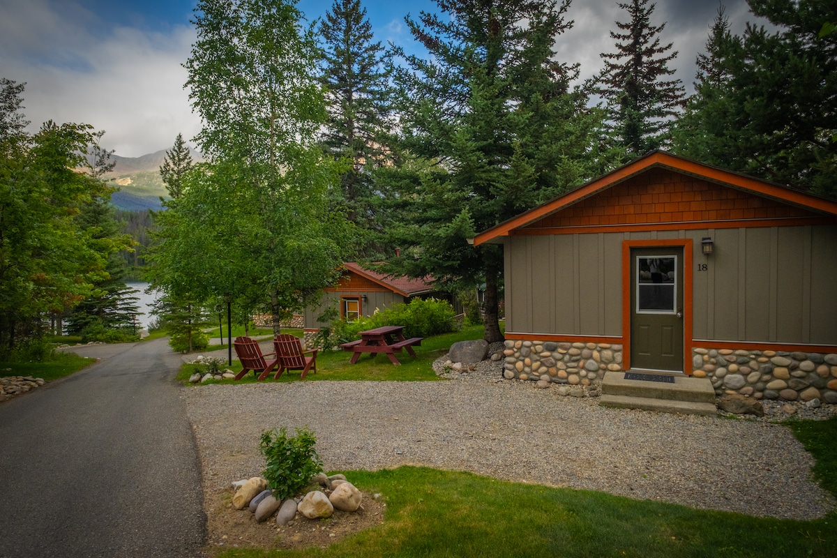 Patricia Lake Bungalows - Jasper Cabin Rentals