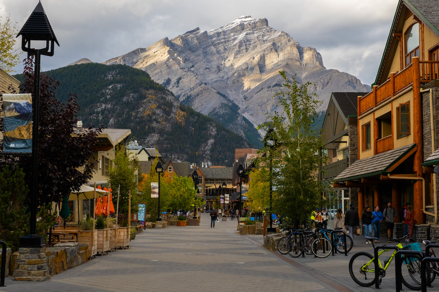 Is It Worth it to Visit Banff in October? Bear Street in October