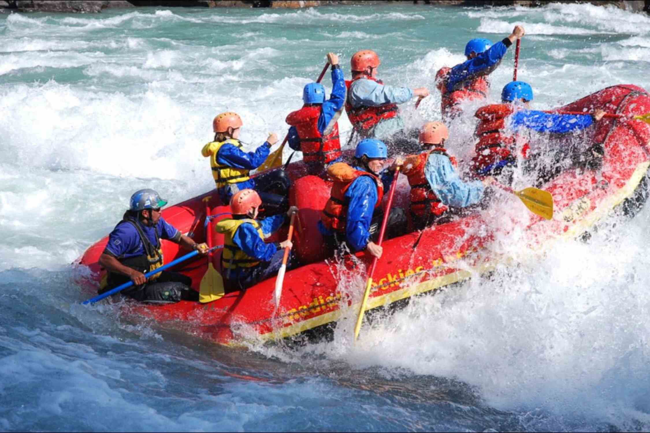 Whitewater rafting in Horse Shoe Canyon