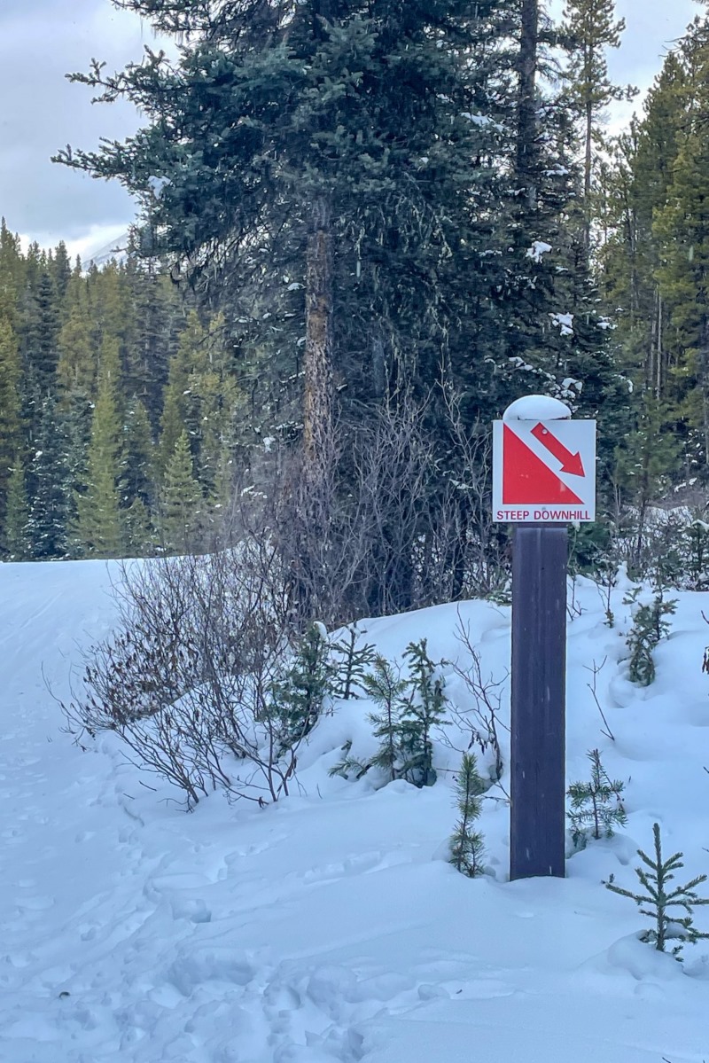 Steep downhill sign