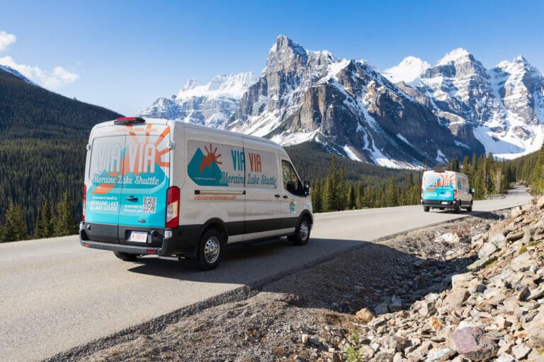 via-via-moraine-lake-shuttle