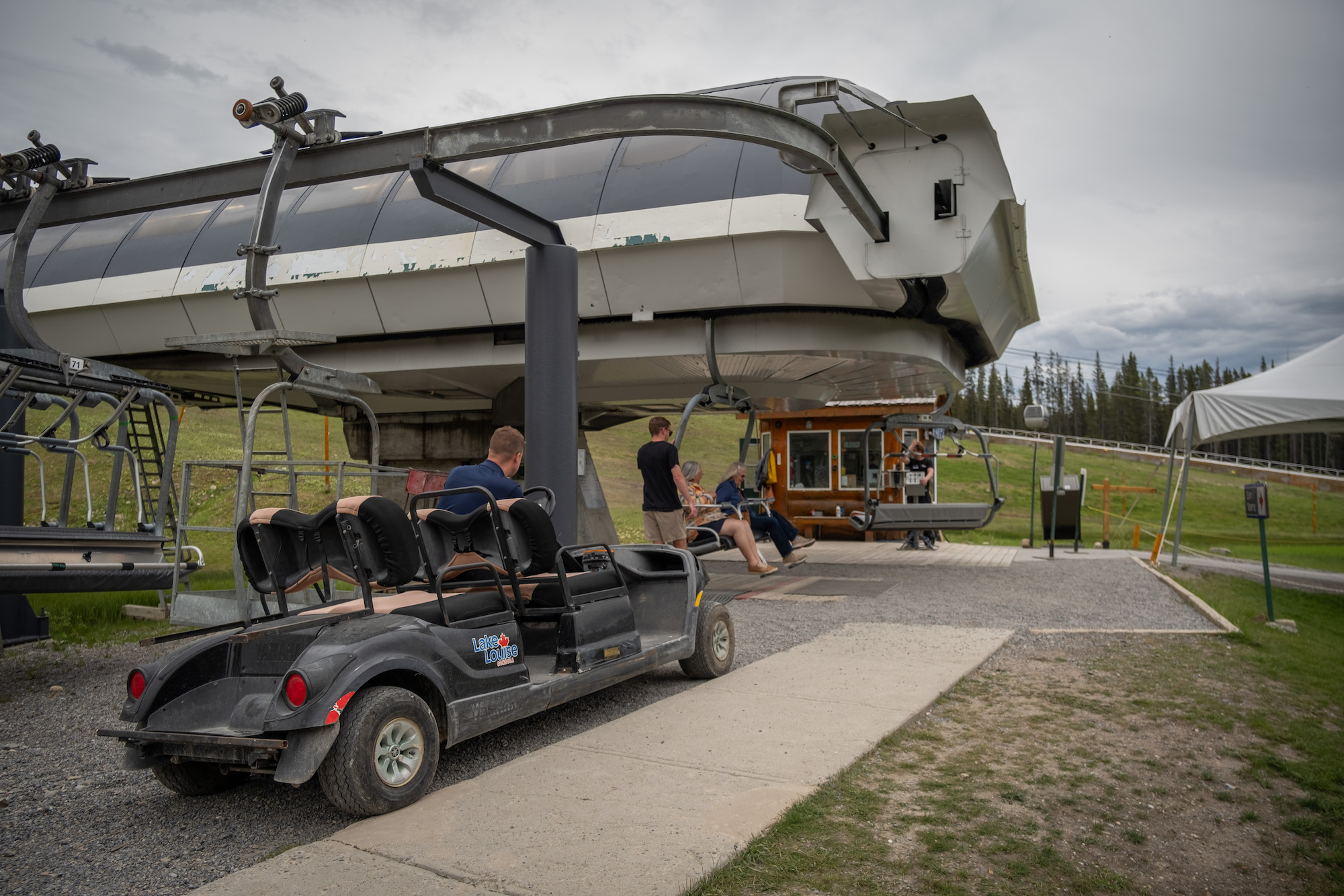 accessibility-at-the-lake-louise-gondola