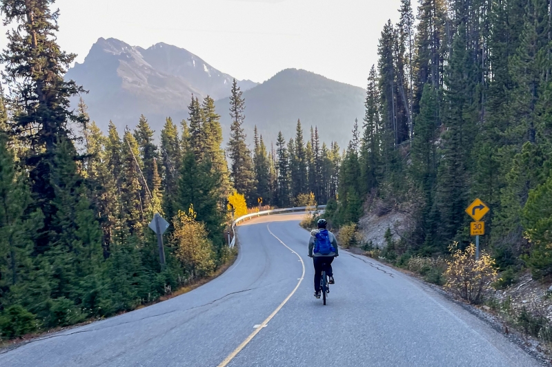 Car-free bike to Moraine Lake after Thanksgiving weekend