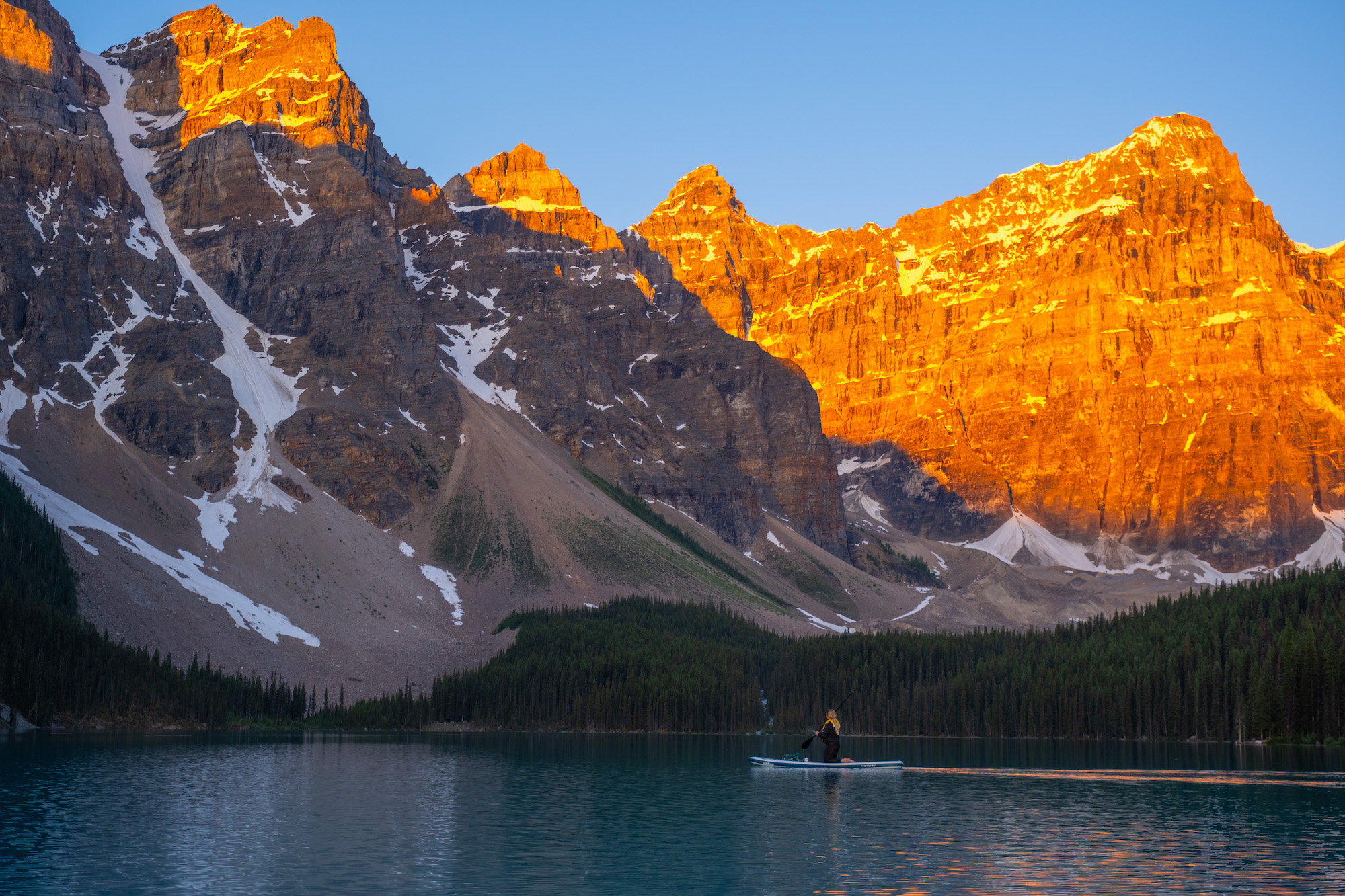 sunrise at moraine lake