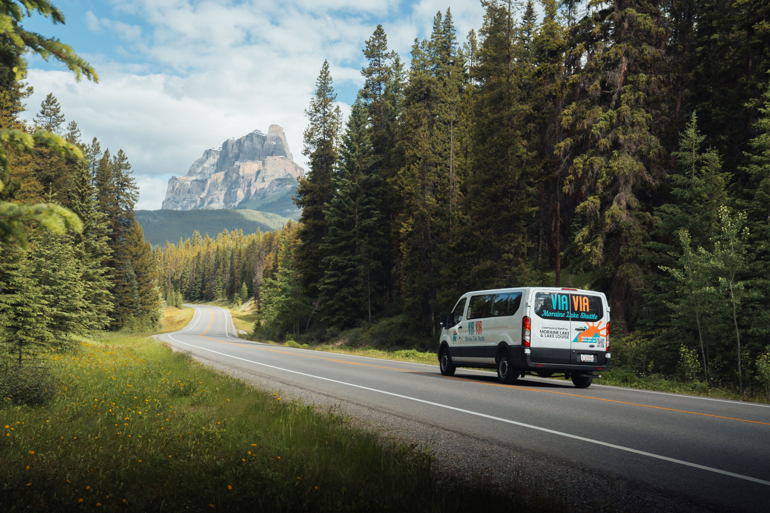 Via Via Moraine Lake & Lake Louise Shuttle