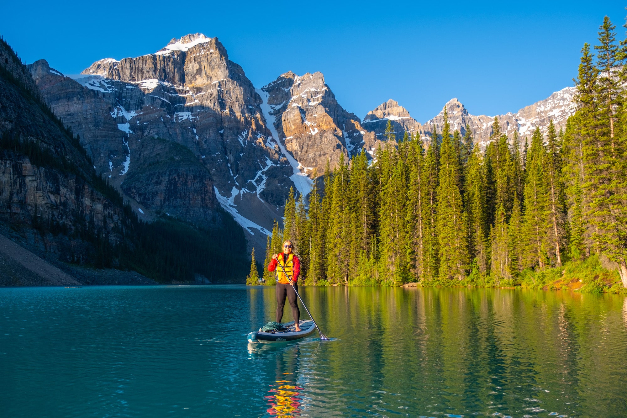 natasha paddling on moraine lake