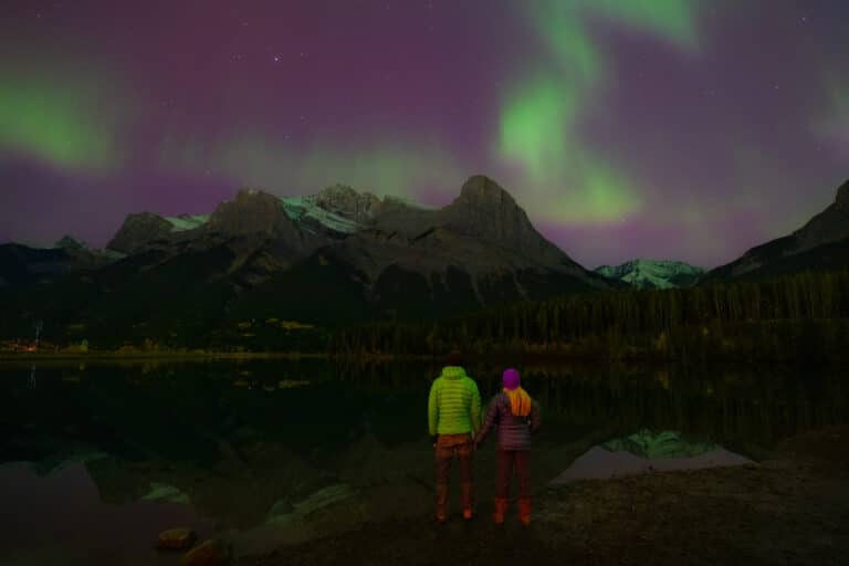northern lights at the canmore reservoir