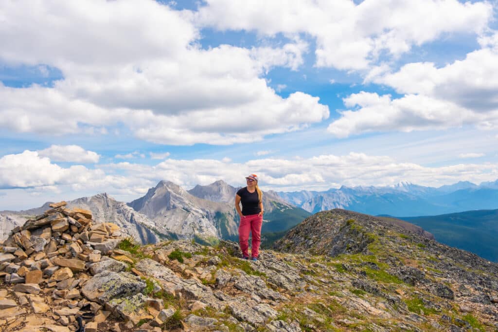 20 BEST Hikes Near Calgary (Easy & Hard!)