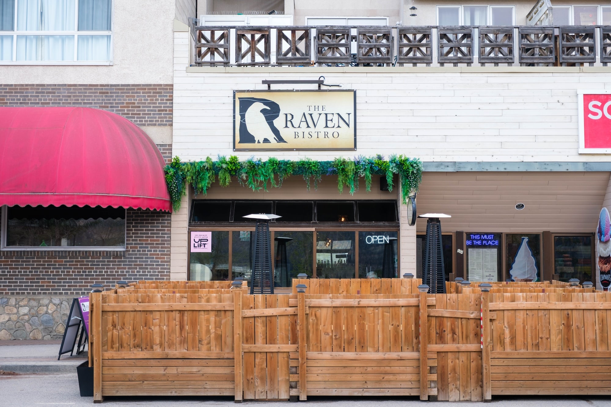 the raven bistro