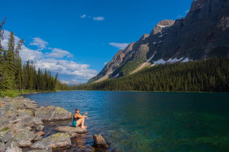 easy hikes in banff - boom lake