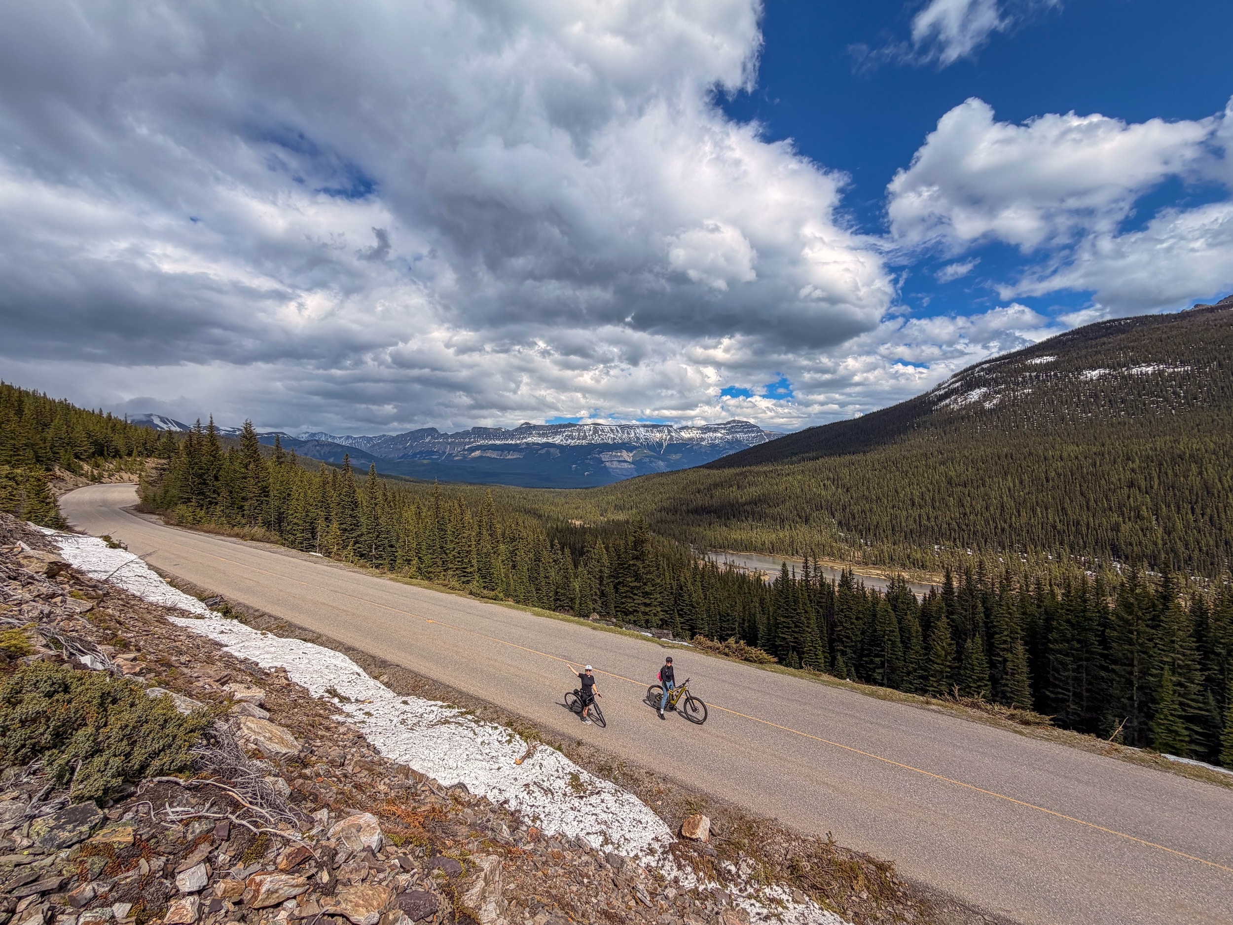 biking to moraine lake