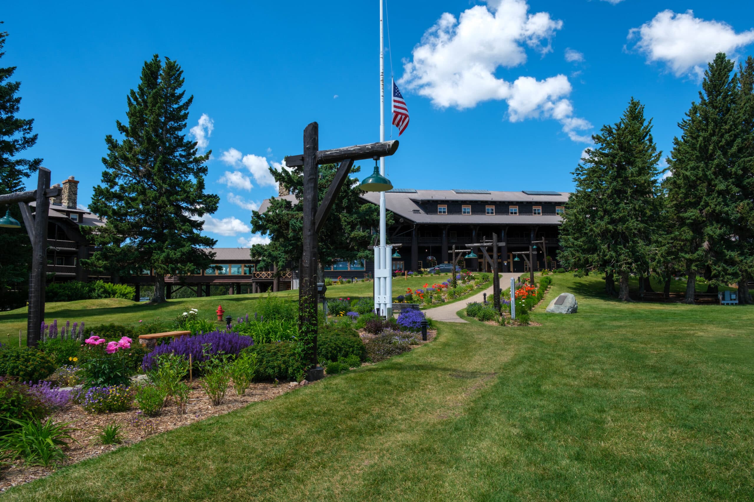 Glacier Park Lodge
